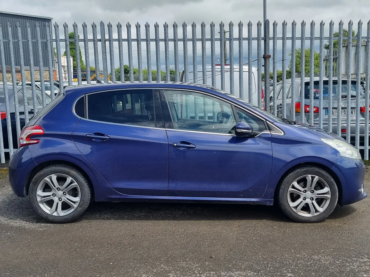 €6999 Automatic Peugeot 208 2014 automatic  €6999 - Image 1