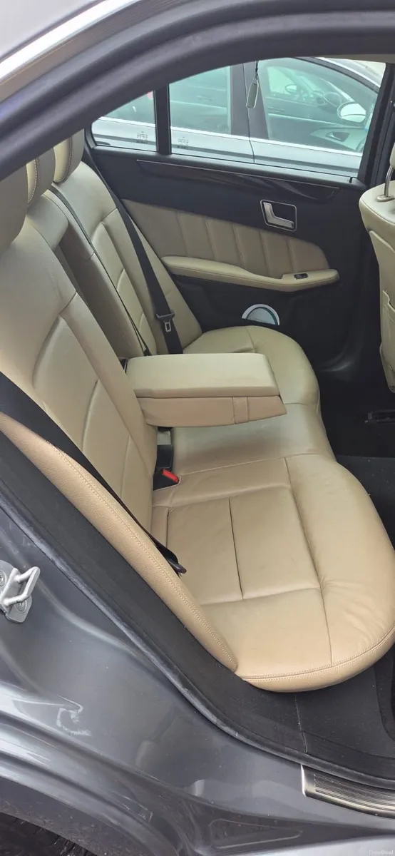 Mercedes-Benz E-Class 2013 - Image 4