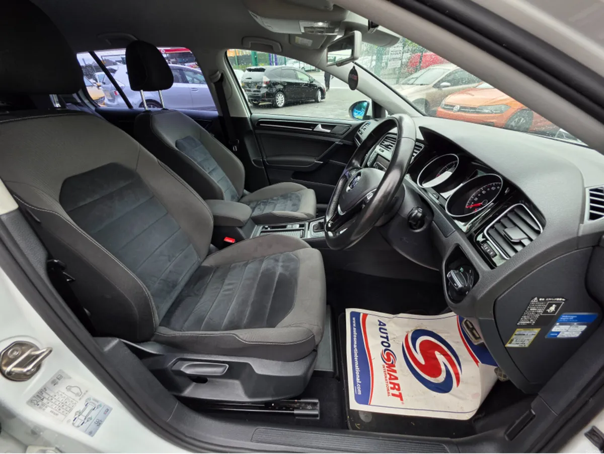 Volkswagen Golf ( 152 REG ) 1.4 HI-LINE EDITION  / - Image 3