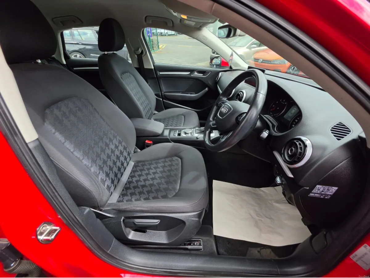 Audi A3 SALOON 1.4 TFSI PRIVACY GLASS REVERSING CA - Image 6