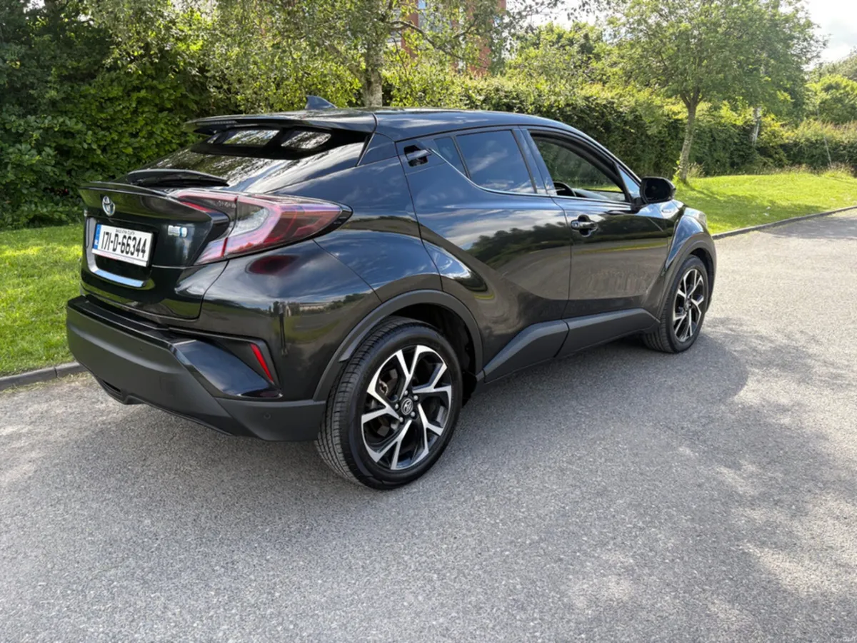 Toyota C-HR DAA-ZYX10 - Image 3