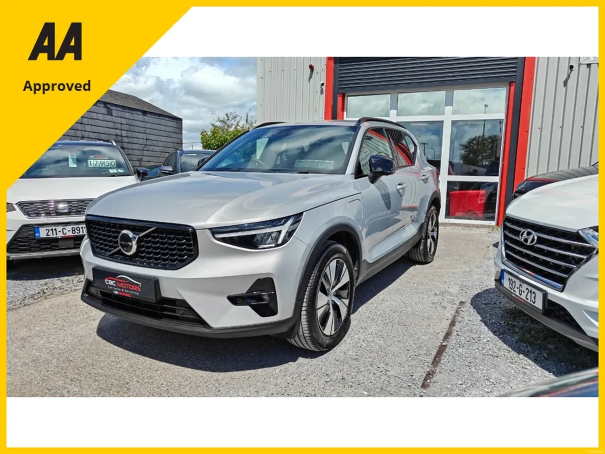 Volvo XC40 2023 PLUS T4 Petrol Plug In Hybird - Image 6