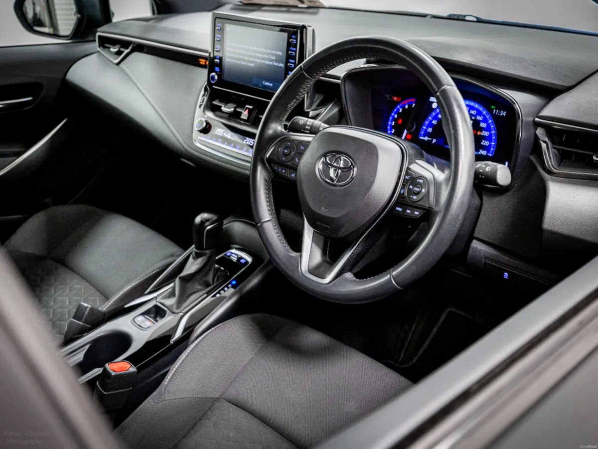 Toyota Corolla Luna Hybrid Auto 120HP - Image 2