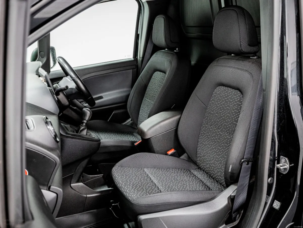 Mercedes-Benz Citan Pro Plus 1.5 Diesel 110HP Long - Image 4