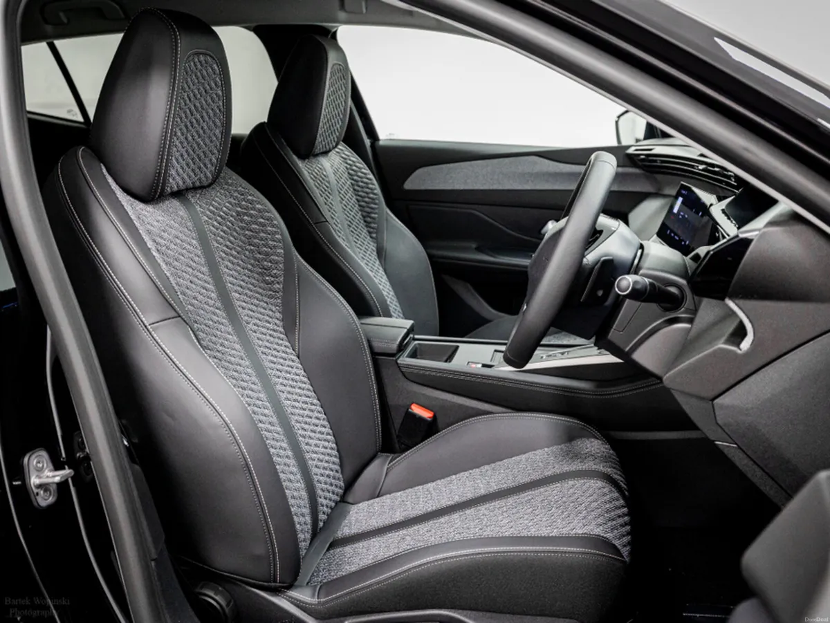 Peugeot 408 Allure Hybrid 145 - Includes Gap, and - Image 3