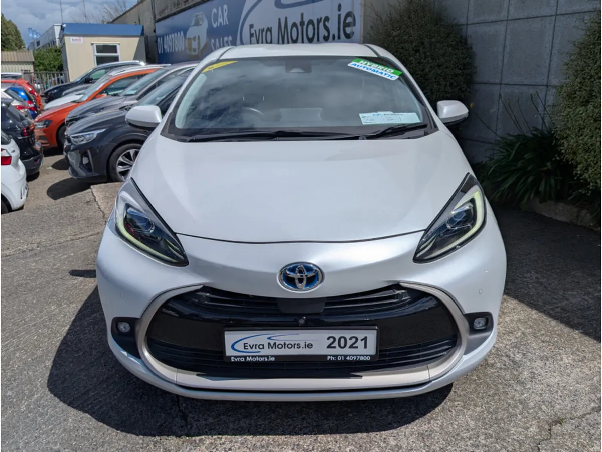 Toyota Aqua Z HYBRID NEW MODEL AUTOMATIC 1.5 PETRO - Image 2
