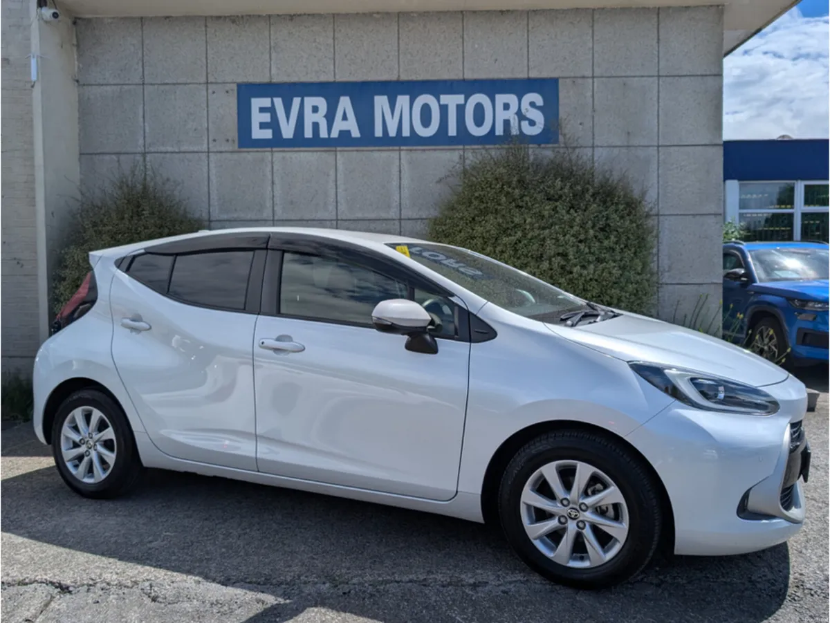 Toyota Aqua Z HYBRID NEW MODEL AUTOMATIC 1.5 PETRO - Image 3