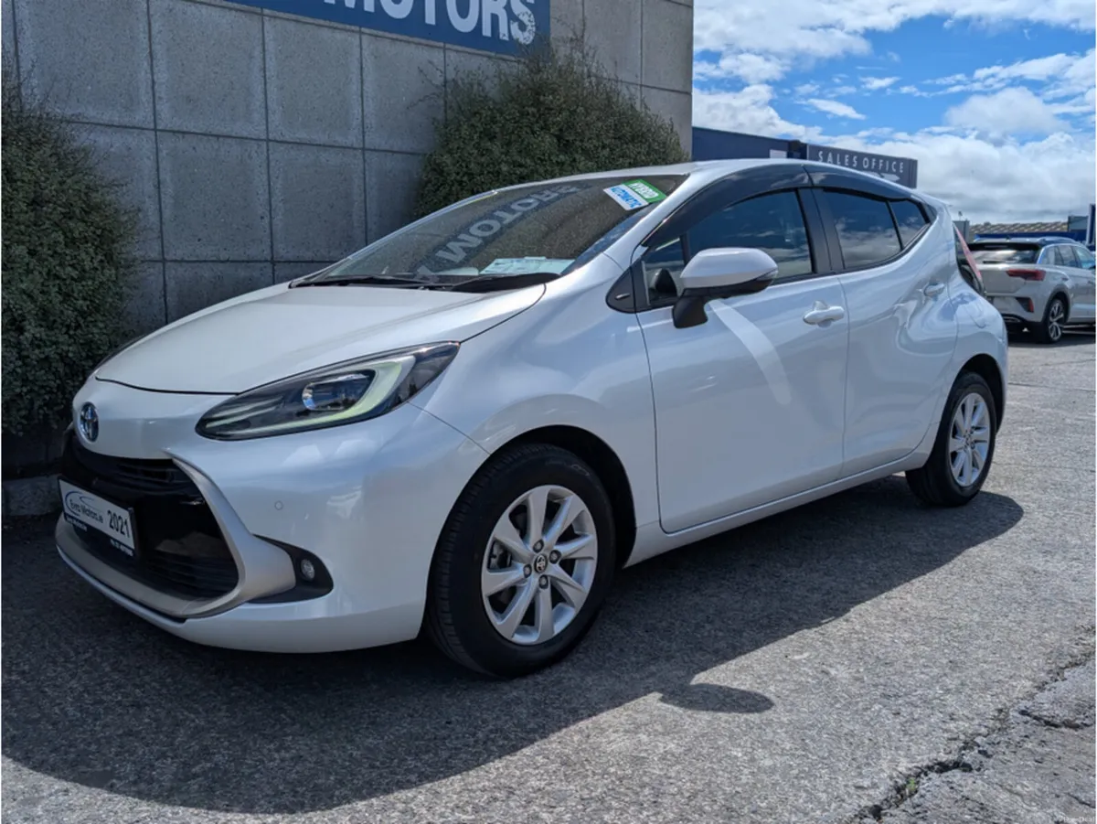 Toyota Aqua Z HYBRID NEW MODEL AUTOMATIC 1.5 PETRO - Image 4