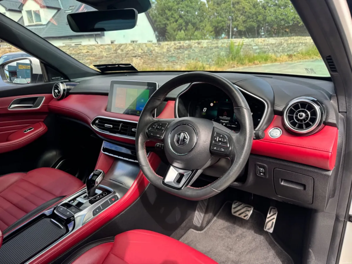 MG HS HSE PHEV - EXCLUSIVE 5DR AUTO - Image 3