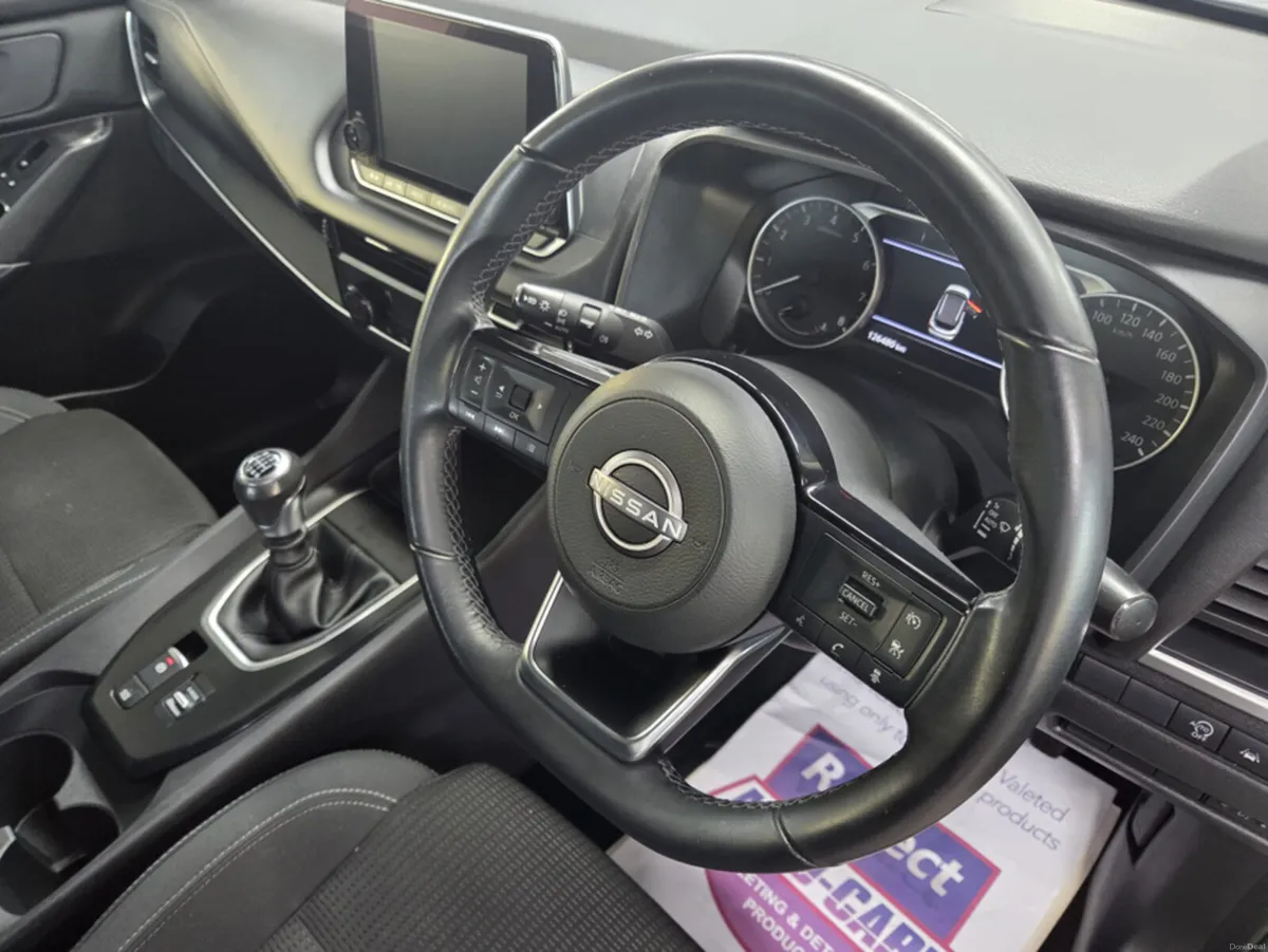 Nissan Qashqai QQ 1.3 HYB SV MY2 4DR - Image 4