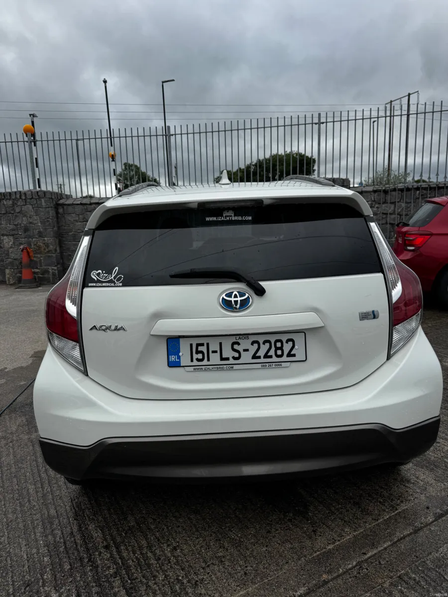**Toyota Aqua 2015 Hybrid – Excellent Condition** - Image 3