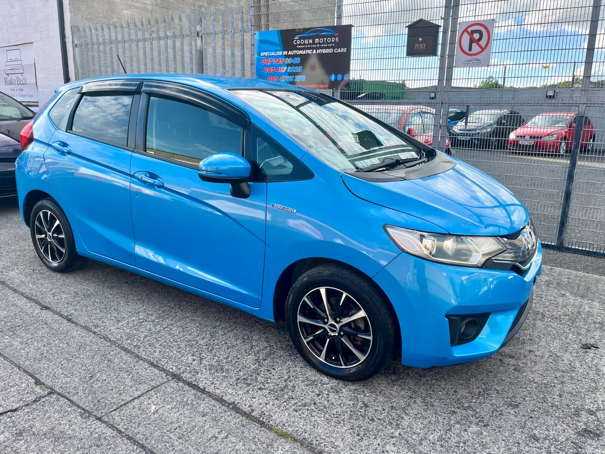 Honda fit hybrid 2013 - Image 2