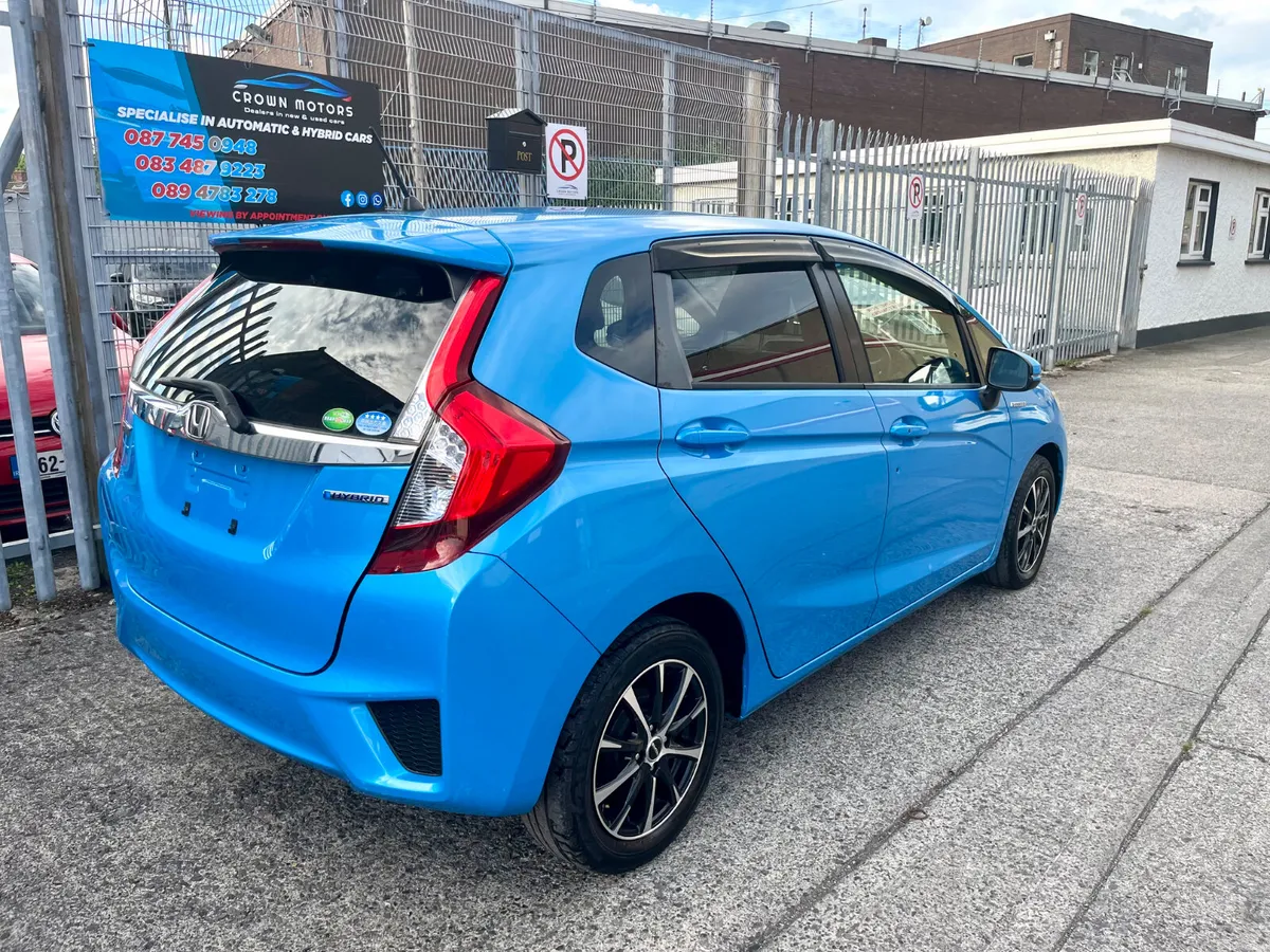 Honda fit hybrid 2013 - Image 5