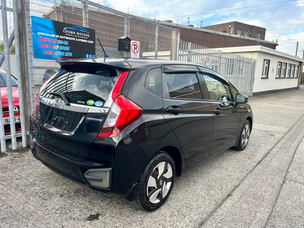 Honda fit 2014 hybrid Automatic - Image 3