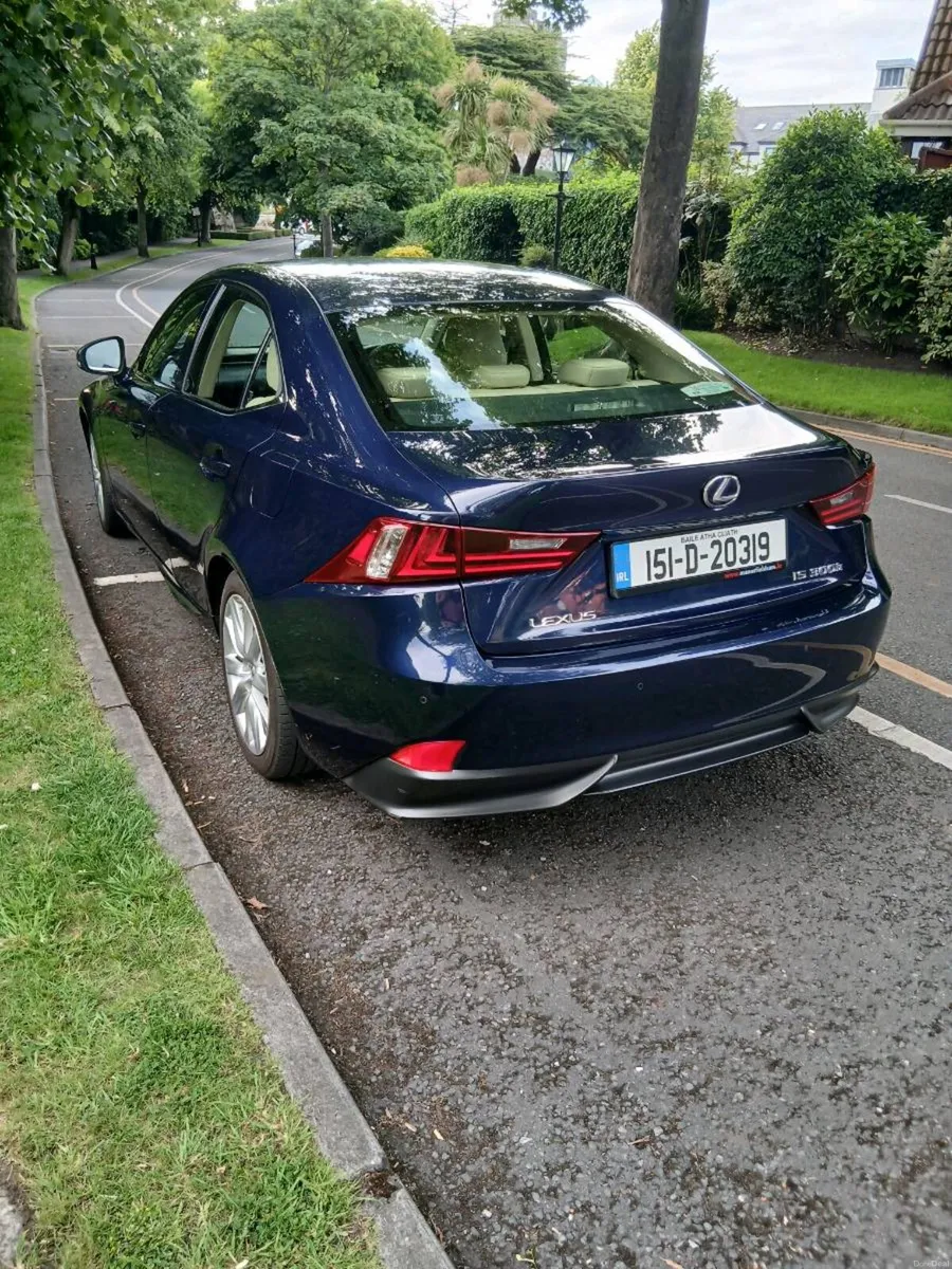 Lexus IS300h - Image 4