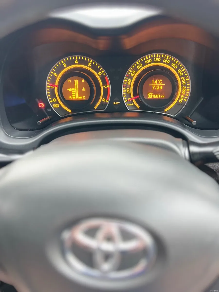 Toyota Corolla 2010 - Image 1