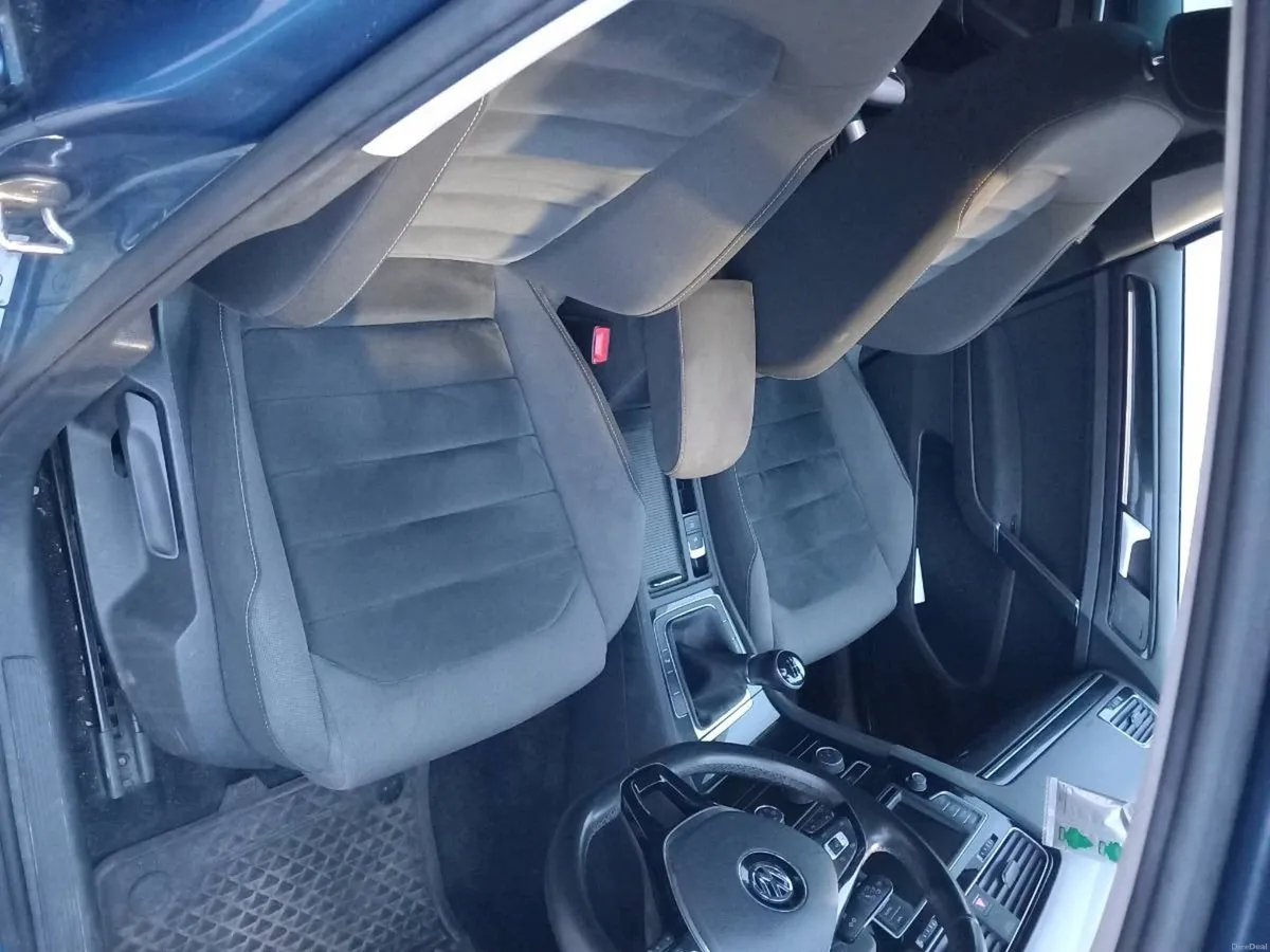 Volkswagen Golf - Image 2