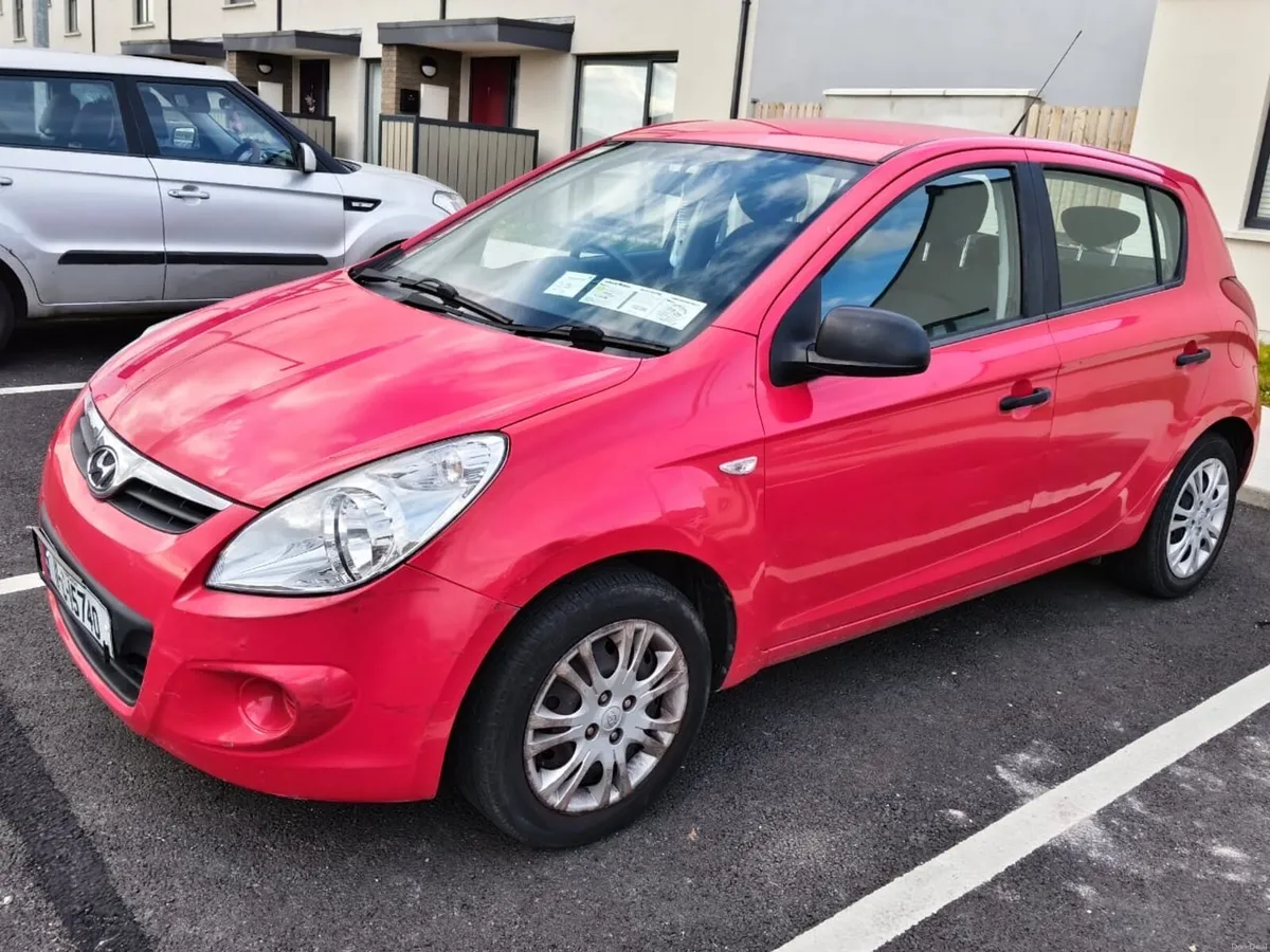 Hyundai i20 **Low miles ** - Image 4