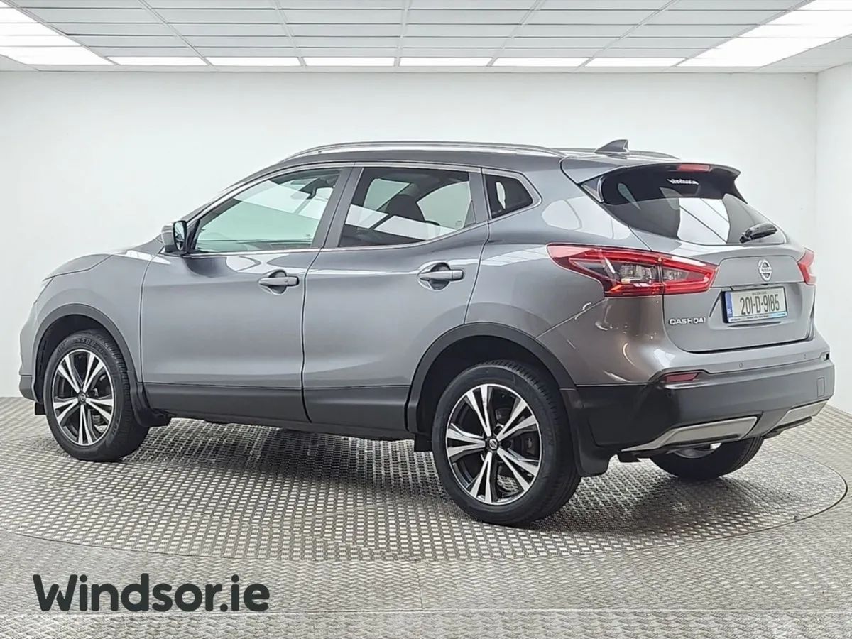 Nissan Qashqai 1.3 PET SV PREMIUM+PART LEATHER - Image 3