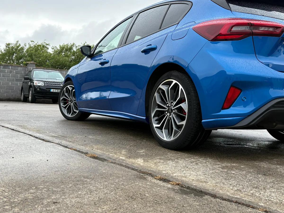 Stunning Ford Focus ST Line X - Image 5