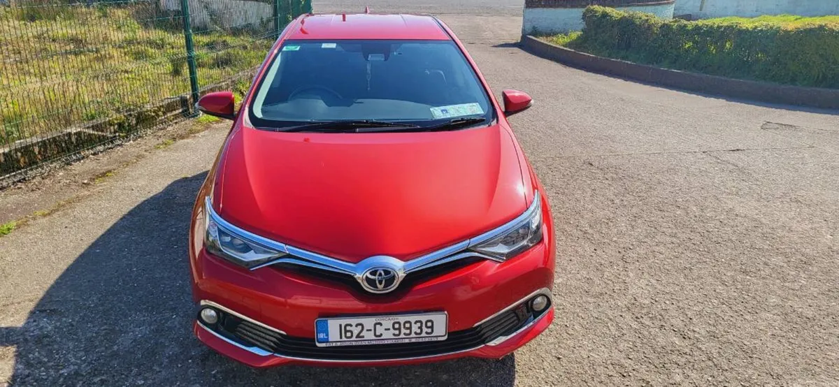 Toyota Auris 1.8L Petrol Hybrid Automatic - Image 1