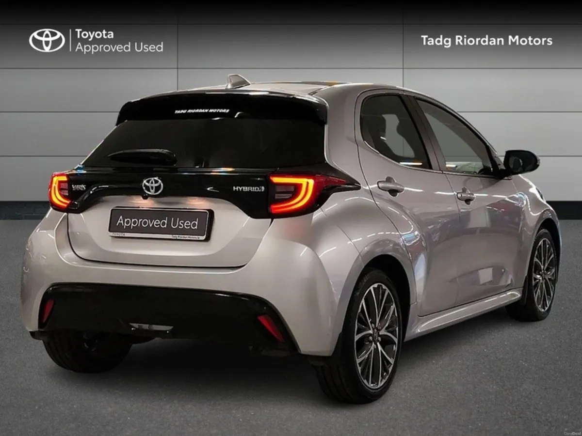 Toyota Yaris 1.5 HYBRID PLATINUM - Image 2