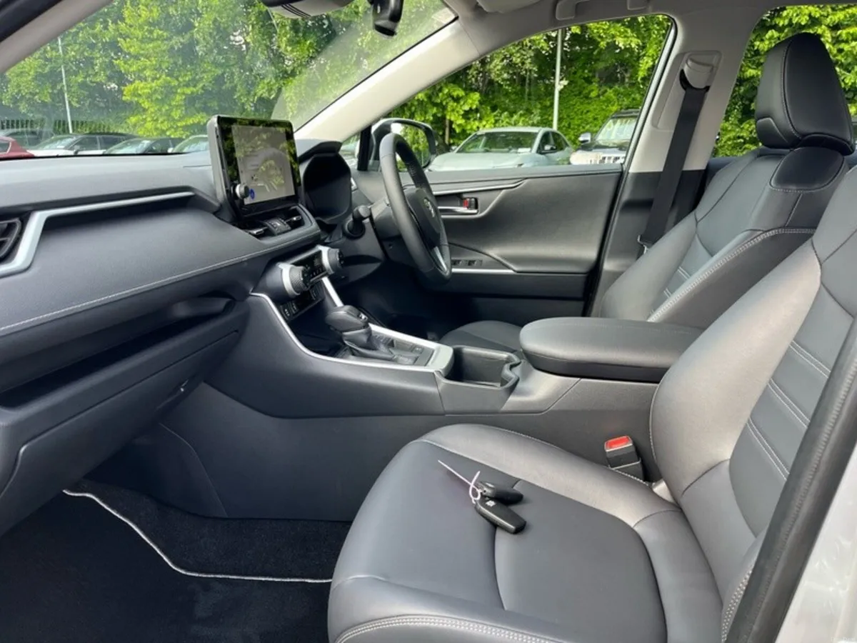 Toyota RAV4 RAV4 HYBRID SOL - Image 6