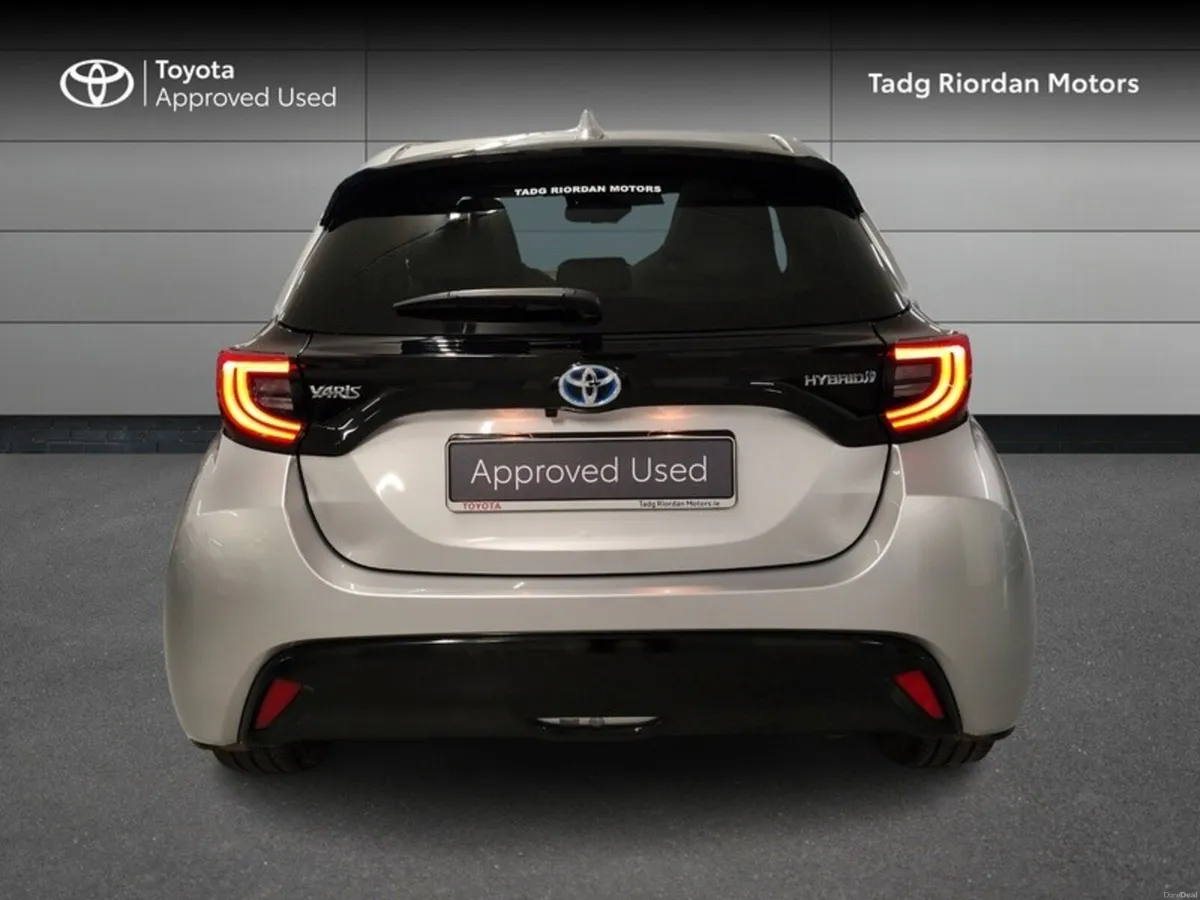 Toyota Yaris 1.5 HYBRID PLATINUM - Image 4