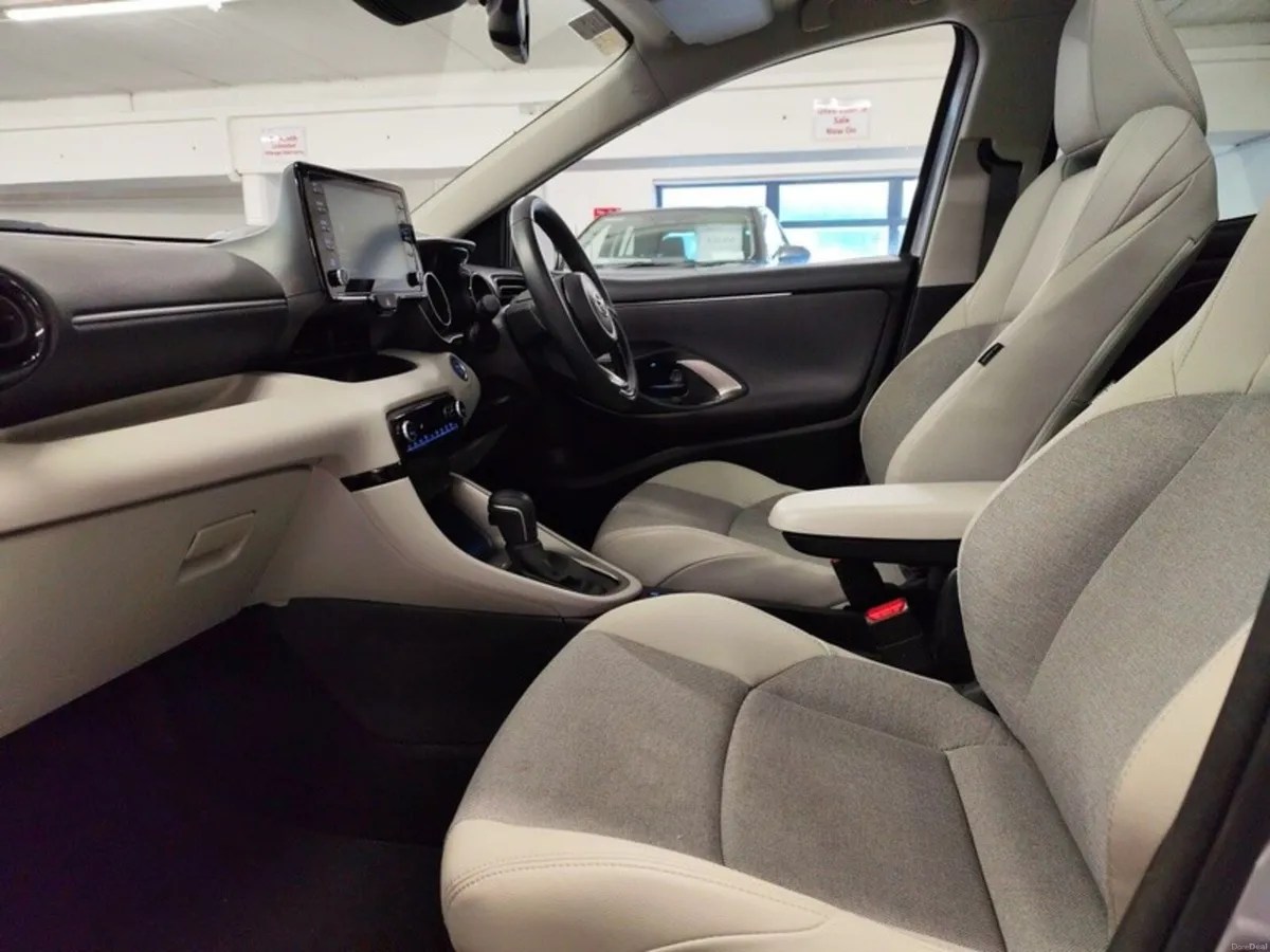 Toyota Yaris 1.5 HYBRID PLATINUM - Image 6