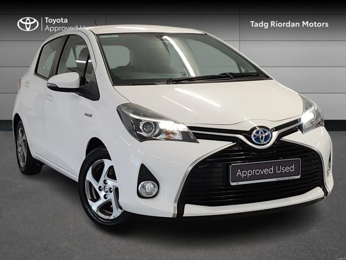 Toyota Yaris HYBRID LUXURY - Image 1
