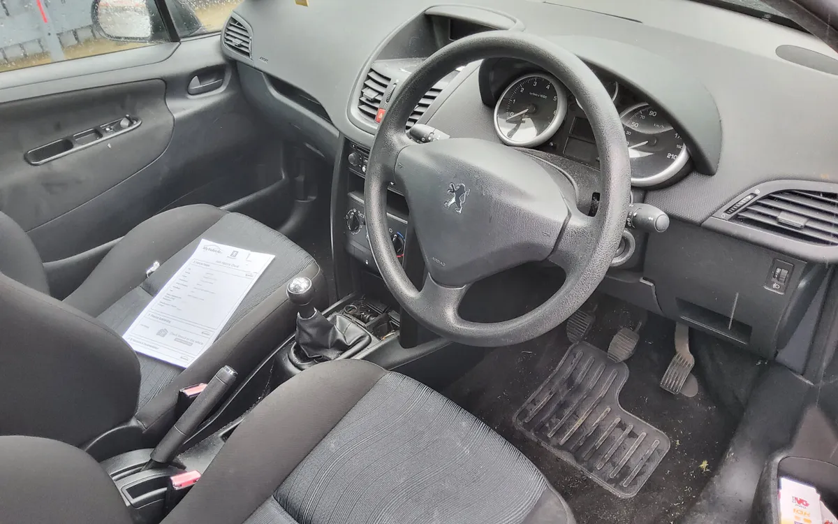 Peugeot 207 2008 - Image 2