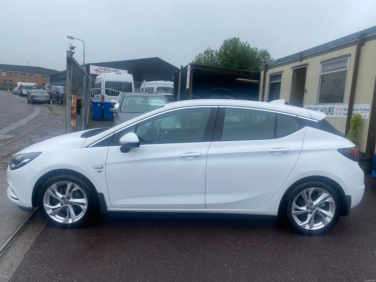 Opel Astra 2017 LOW MILAGE CAR - Image 3