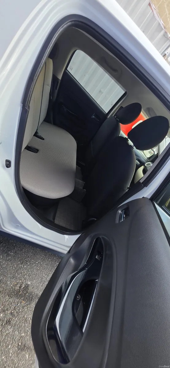 Mitsubishi Mirage Automatic - Image 6
