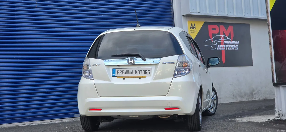 Honda Fit Hybrid Automatic - Image 3