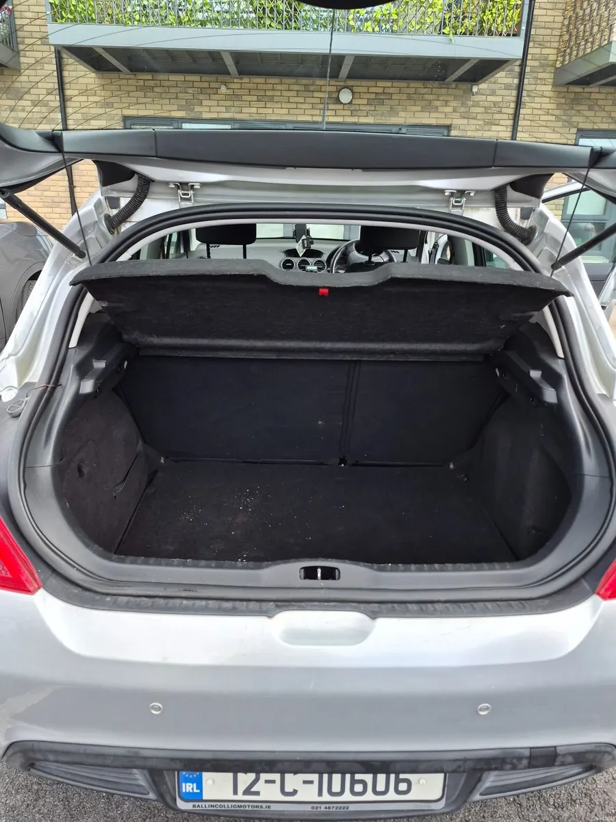 Peugeot 308 2012 - Image 2