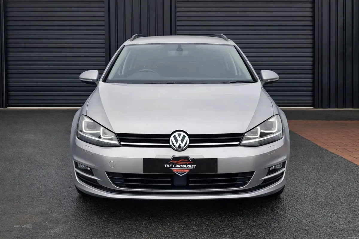 Volkswagen Golf 1.2 TSI Bluemotion Auto 5DR - Image 3