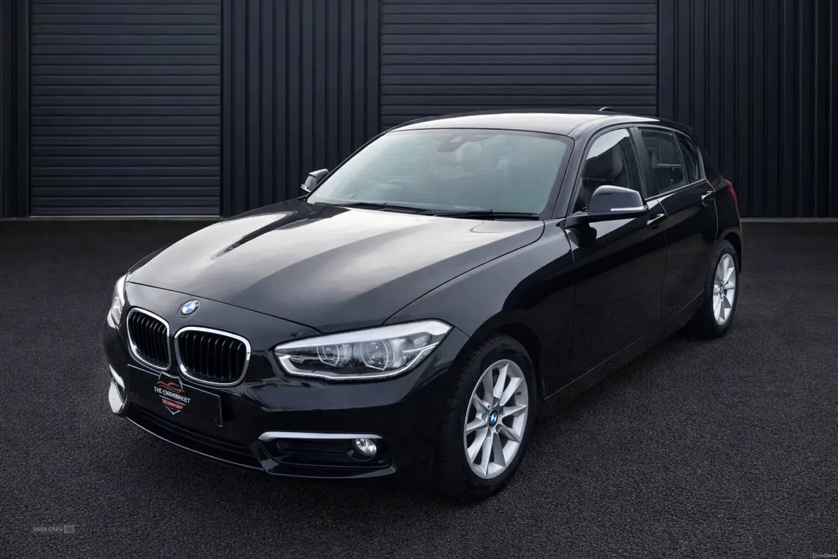 BMW 1-Series 1.5 118i EfficientDynamics SE Auto 5D - Image 4