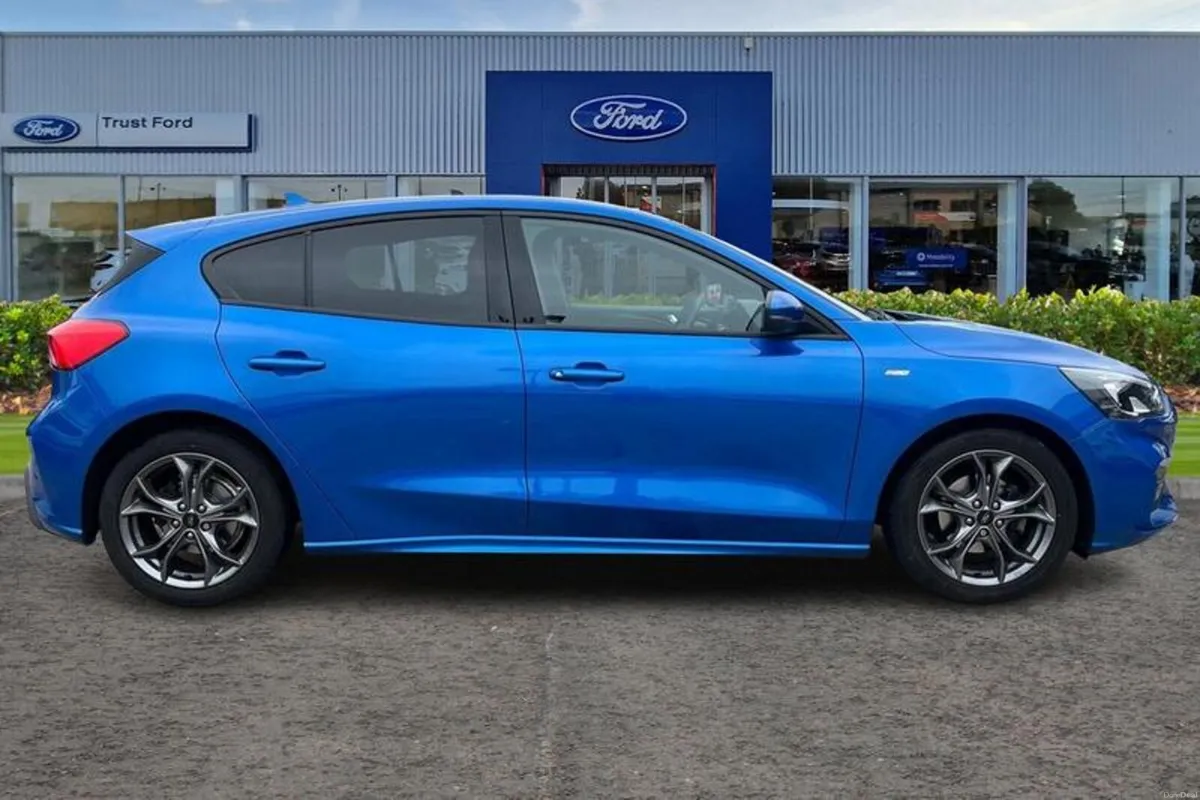Ford Focus ST-Line Edition - Image 3