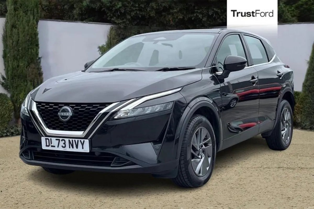 Nissan Qashqai 1.3 DiG-T MH 158 Acenta Premium 5dr - Image 5