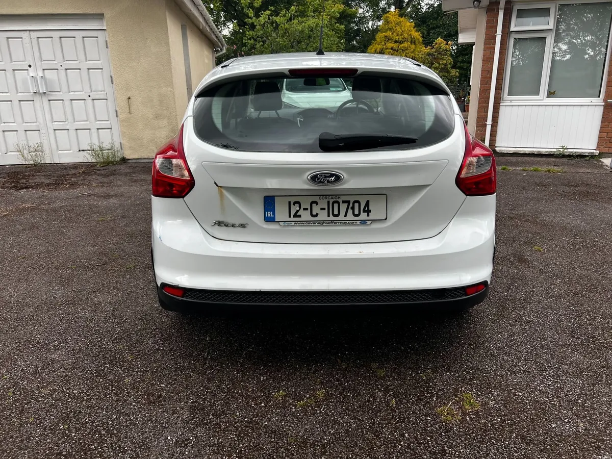 Ford Focus 2012 - Image 2
