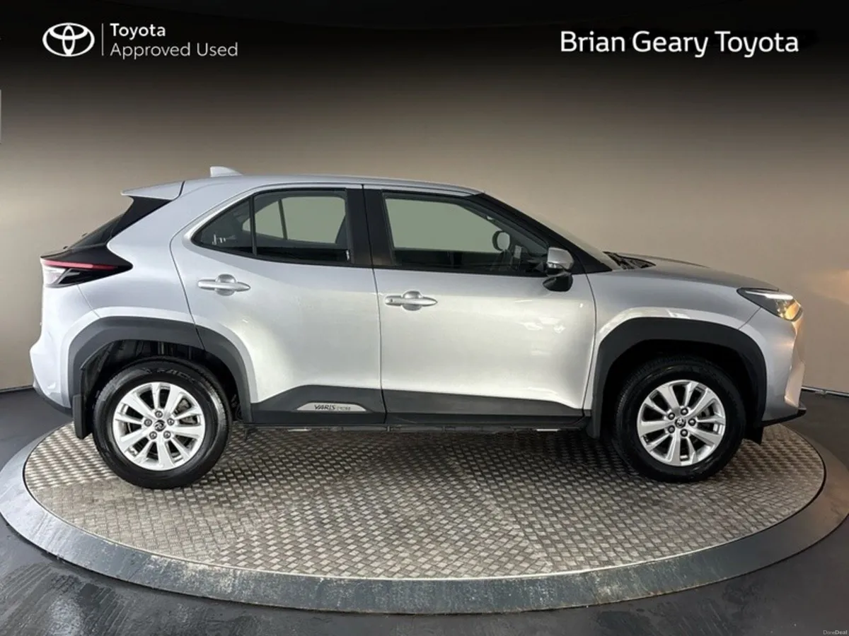 Toyota Yaris Cross HYBRID LUNA - Image 3