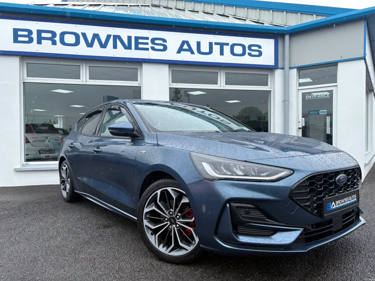2023 (232) Ford Focus SZT-Line X Automatic - Image 3
