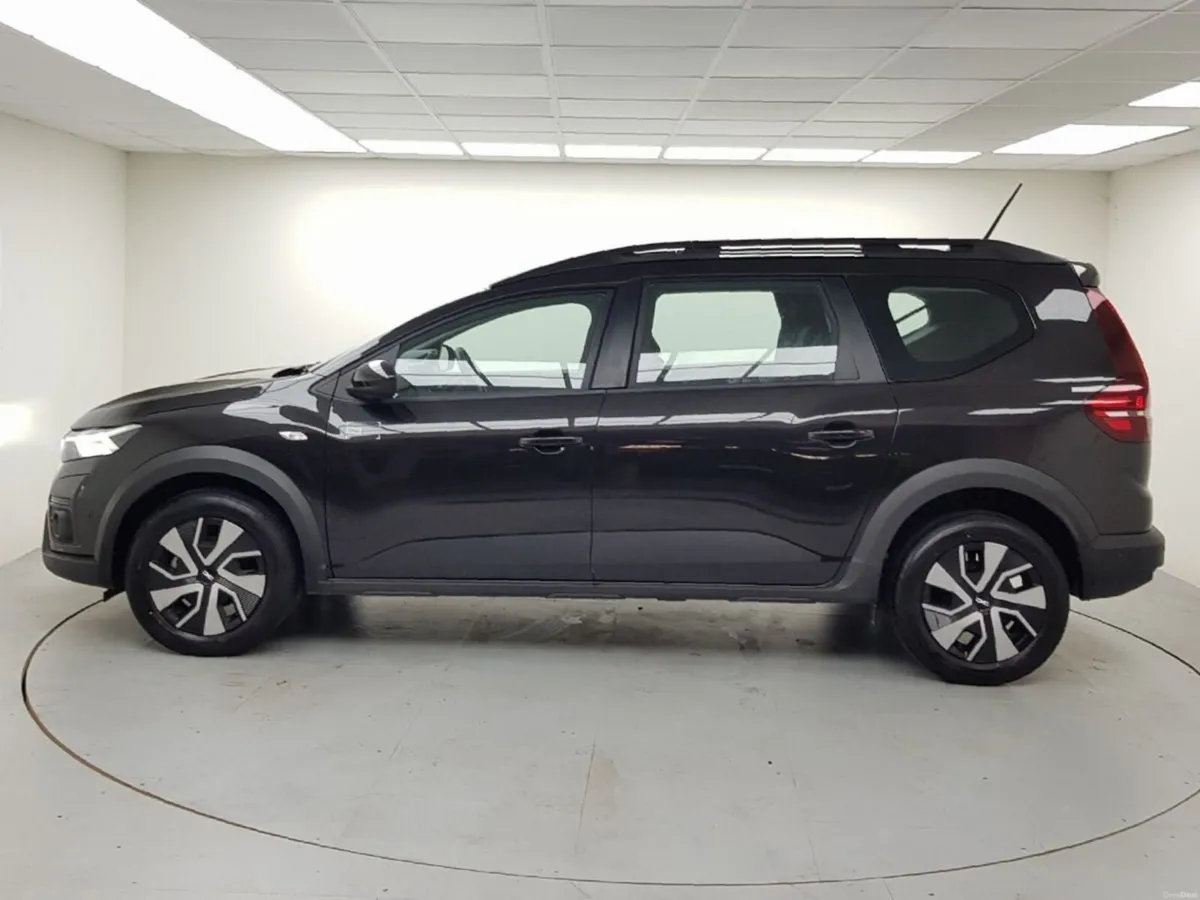 Dacia Jogger TCe 110 Expression, 7 Seater - Image 5