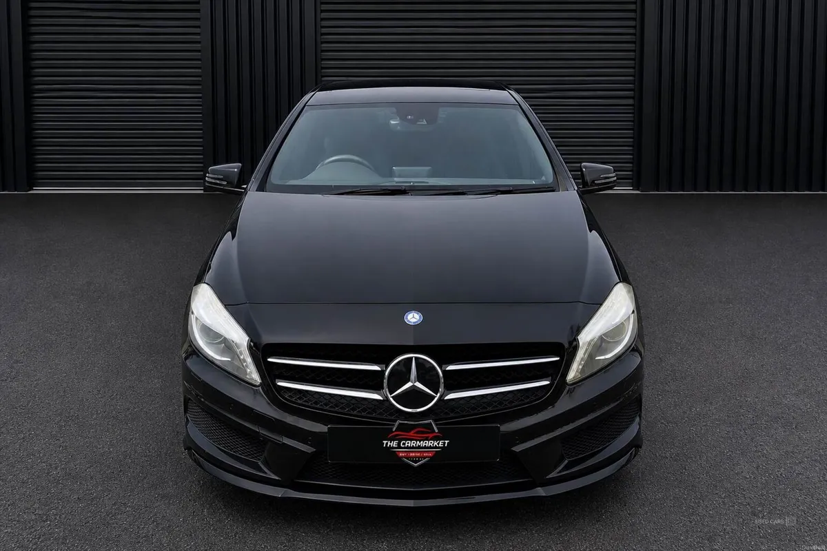 Mercedes-Benz A-Class 1.6 A180 AMG Line 7G-DCT Eur - Image 3