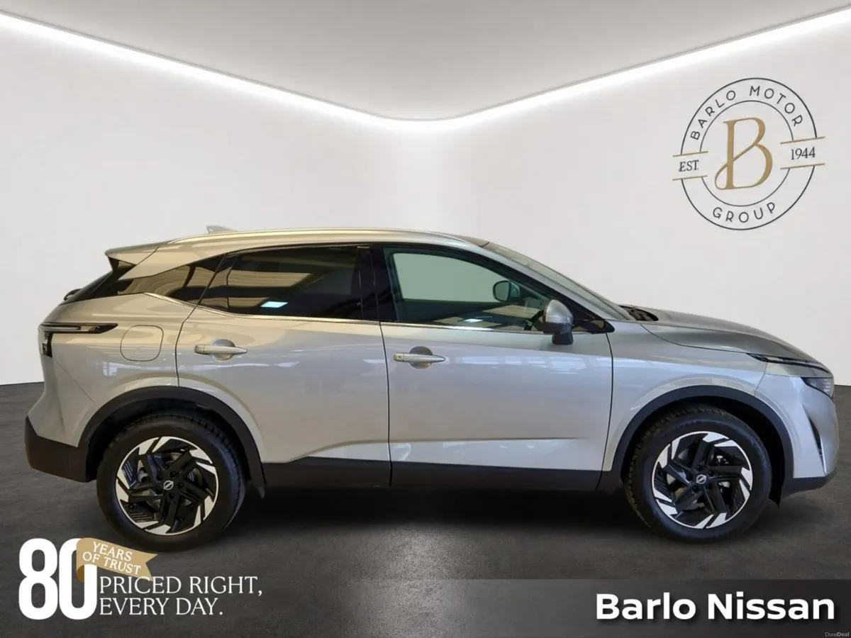 Nissan Qashqai 1.3 PET MILD HYBRID SV PREMIUM - Image 4