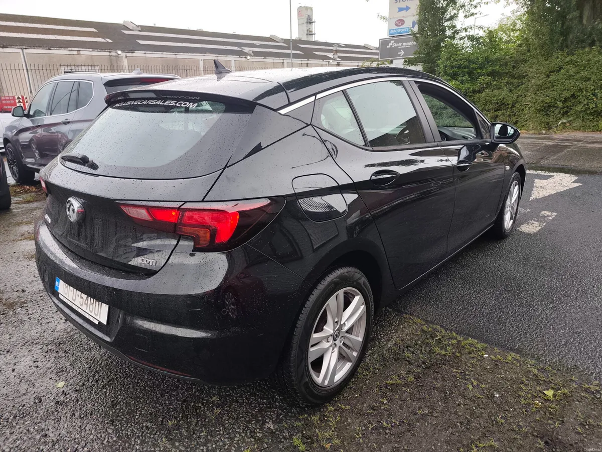 Opel Astra 2018 - Image 4