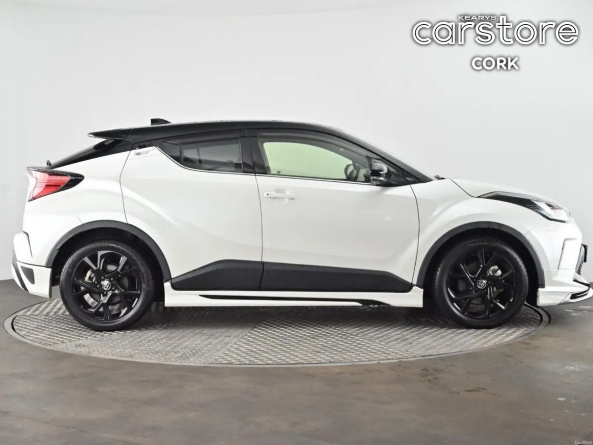 Toyota C-HR 1.8 HYBRID Auto - Image 3