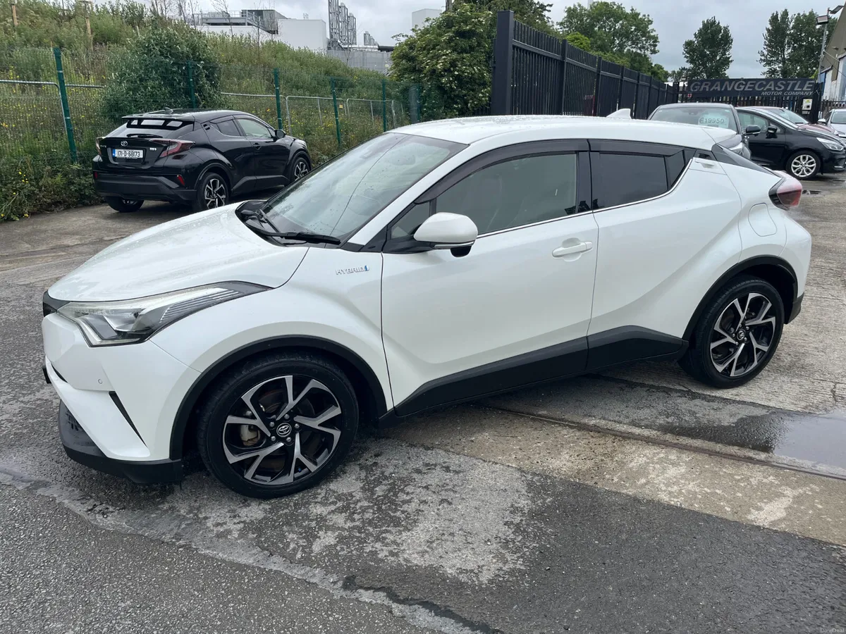 TOYOTA C-HR 2017, 1.8 HYBRID AUTO LOW KM HIGH SPEC - Image 4