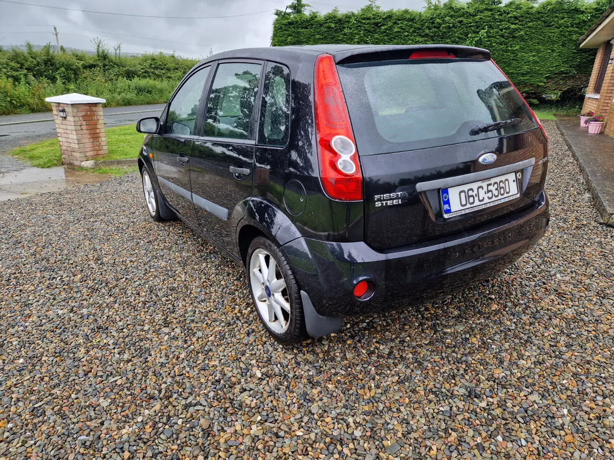 Ford Fiesta 1.25 petrol zetec steel 5 door low kms - Image 4
