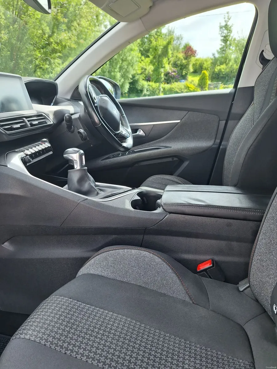 Peugeot 3008 2018 - Image 2